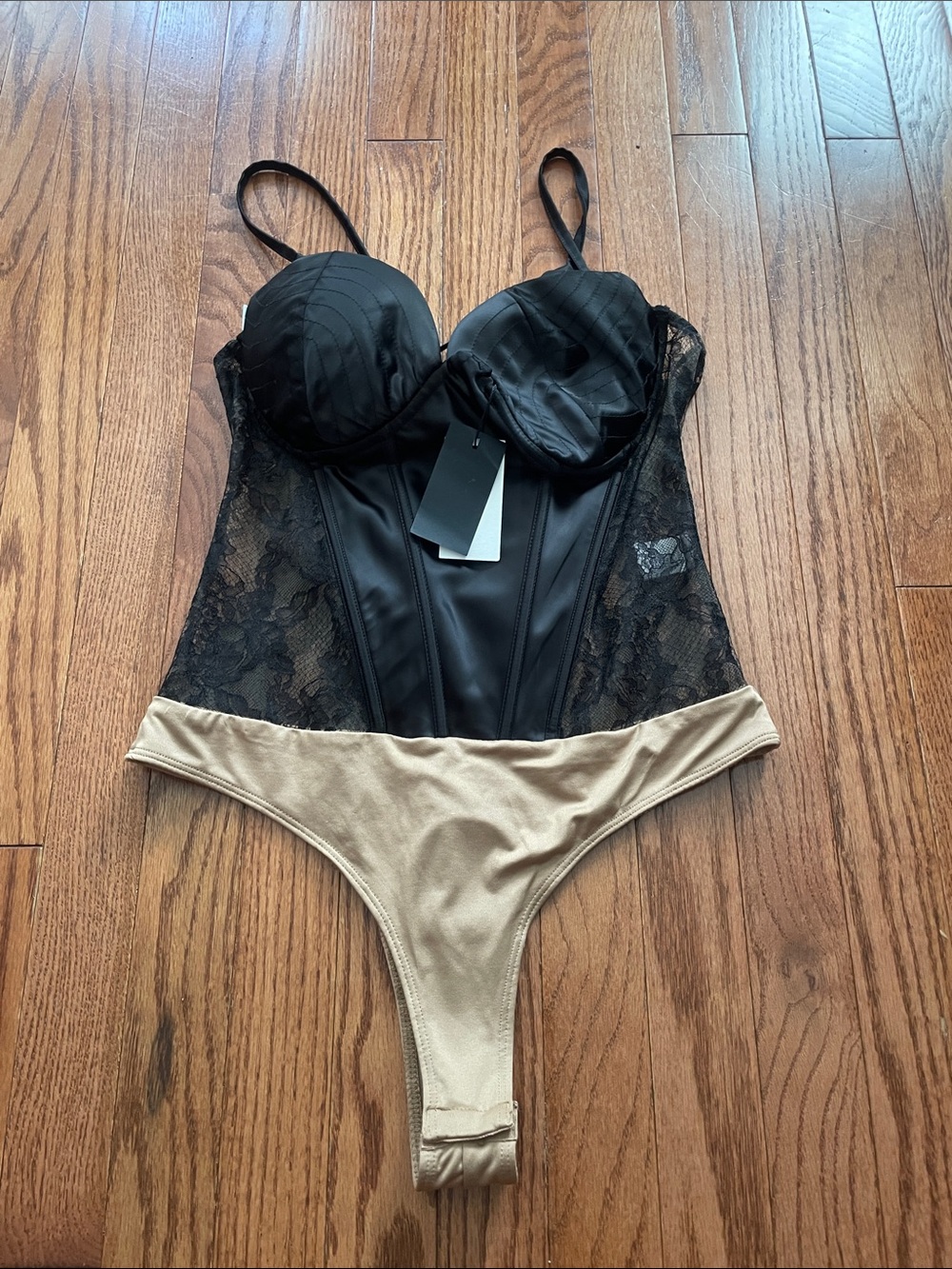 JLUXLABEL Black Nude Lace Bodysuit Sz Large NWT *Flaw*